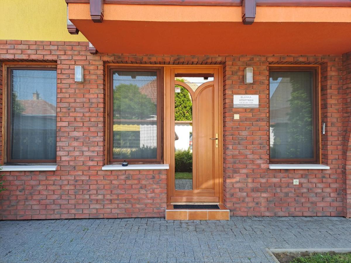Rozmaring Apartmanok Gyula Exteriör bild