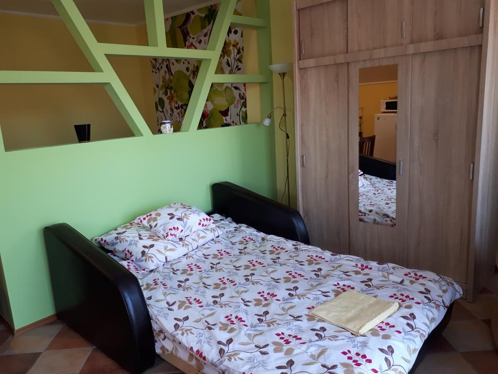 Rozmaring Apartmanok Gyula Exteriör bild